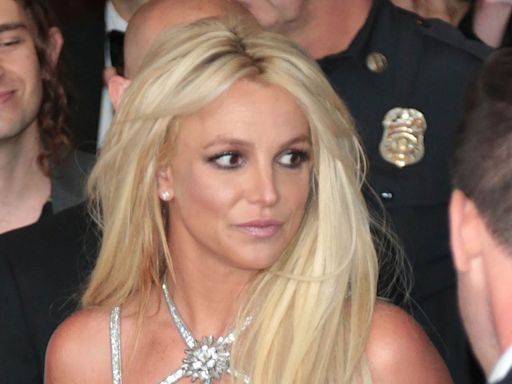 Britney Spears secretly trying to patch up relationship with two sons