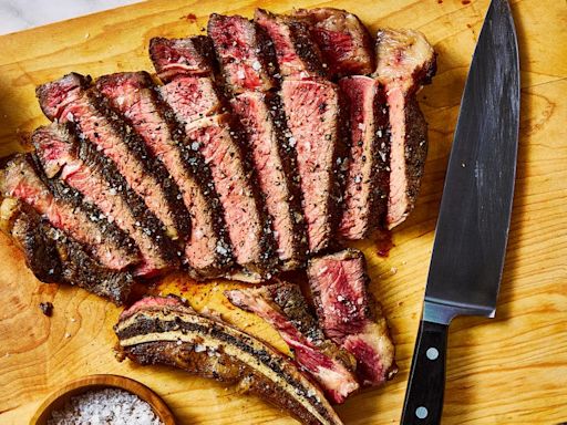 Here's How To Properly Cook Your Steak In The Oven