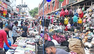 New Market sidewalks: Rules only on paper