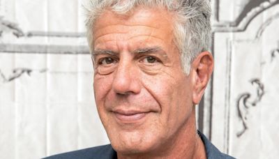 This Was Anthony Bourdain's Favorite Pre-Dinner Cocktail