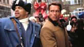 ¿Cómo se ven hoy Arnold Schwarzenegger y Jake Lloyd, los actores de la película navideña El regalo prometido?