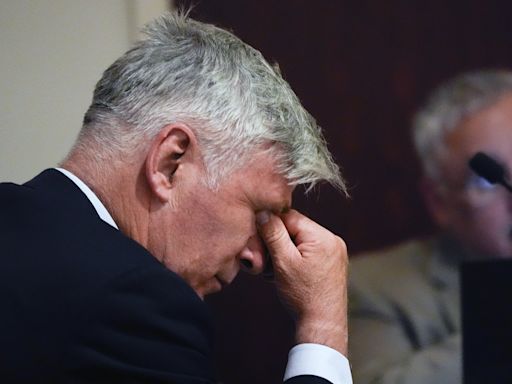 Alec Baldwin's involuntary manslaughter trial starts with witnesses recalling chaotic set shooting