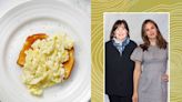 How to Make Cacio e Pepe Scrambled Eggs, According to Jennifer Garner And Ina Garten