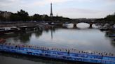 El triatlón femenino en marcha por las aguas del Sena