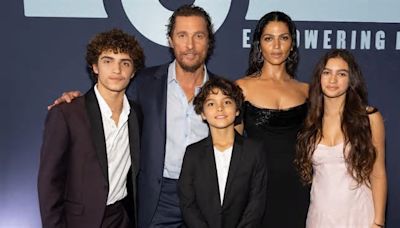 Bei Spendengala: Matthew McConaughey zeigt stolz seine gesamte Familie