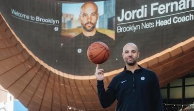 Jordi Fernández ya posa en el Barclays como entrenador de los Brooklyn Nets