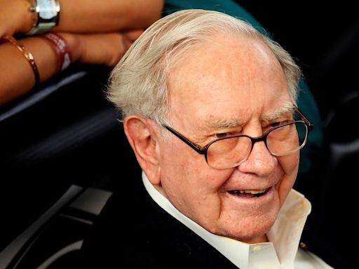 ¿Alternativas? Warren Buffett controla 158.000 millones de dólares en este sector Por Investing.com