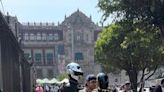 Fans del dúo Daft Punk viven la experiencia virtual en el Zócalo