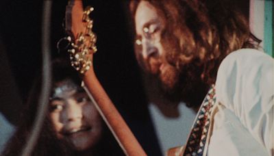 Klaus Voormann’s Reflects on His ‘Ridiculous’ Concert With John Lennon & Yoko Ono in 1969