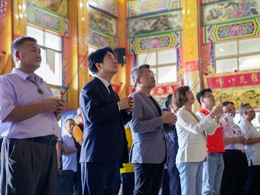 賴總統台灣道教總廟無極三清總道院參香 (圖)