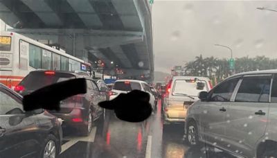 暴雨塞到哭！新莊人趕上班崩潰：1km開1小時還上不了交流道