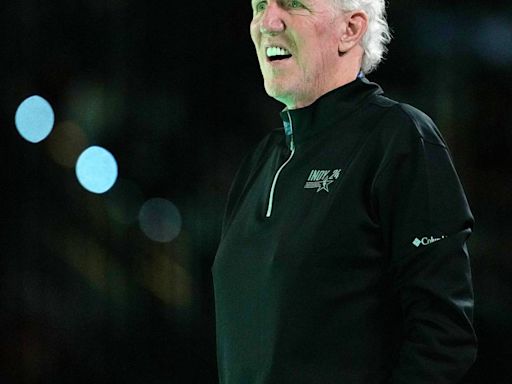 KU Jayhawks join rest of basketball world in mourning Bill Walton’s death at 71