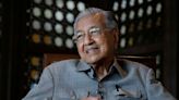 Don’t go overseas, judicial commissioner tells Dr Mahathir as 2022 ‘kutty’ defamation suit against Zahid delayed again