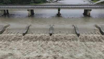 Ship sinks off Taiwan, 9 sailors missing as typhoon heads towards China