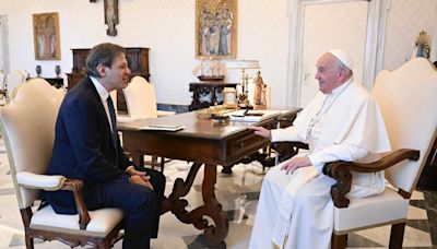 Haddad é recebido pelo papa Francisco no Vaticano, em último compromisso na Itália
