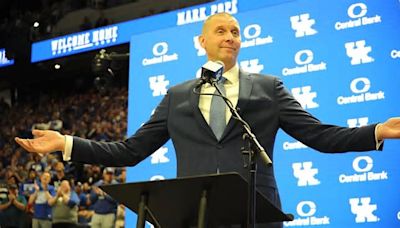 Pope: Former UK players, coaches tie generations together, 'strength of program'