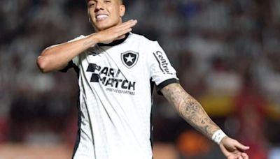 Soberano, Botafogo goleia Atlético-GO e retoma liderança do Brasileiro