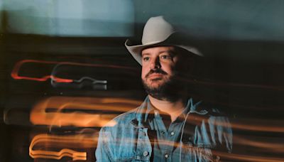 Red-Dirt Leader Wade Bowen Talks Bringing the Party With ‘Nothin But Texas’: ‘Anthems Need to Be Simple’