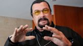 Steven Seagal cumple 72: de las acusaciones de abuso sexual a su vínculo con el budismo y el amor por Rusia