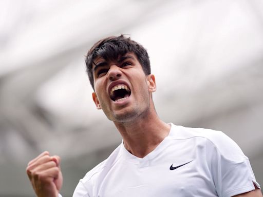 Carlos Alcaraz comienza su defensa de Wimbledon con una sufrida victoria ante el estonio Lajal