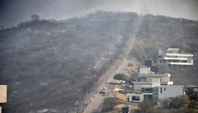 Impresionantes imágenes: los incendios forestales jaquearon un barrio cerrado en Córdoba