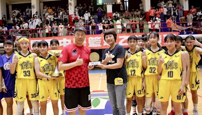 宜蘭復中女籃大戰乙級籃球決賽連勝5場 勇奪全國冠軍