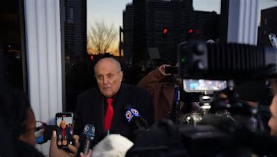 Giuliani’s Spending: $43,000 a Month and a Lot of Credit Card Bills