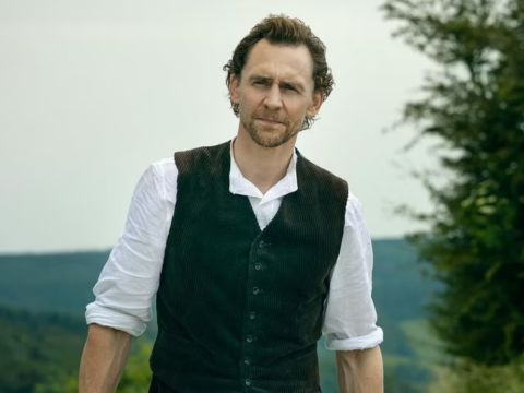 The Life of Chuck Photo Previews Tom Hiddleston in Mike Flanagan’s Stephen King Adaptation