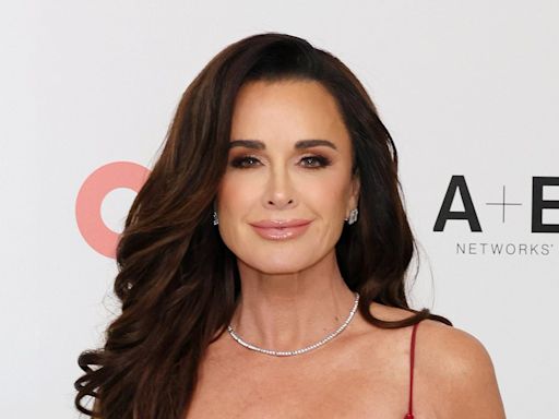 Kyle Richards defends Kesha after she clapped back at body shamers