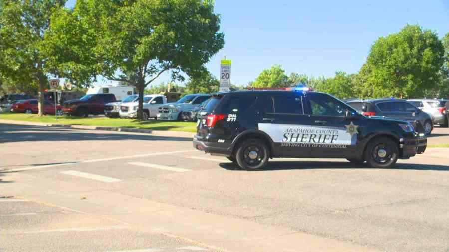 Barricaded suspect surrenders near elementary school in Centennial