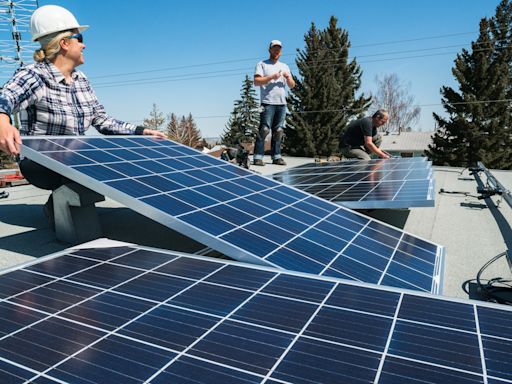 10 Best Solar Stocks To Invest in Today