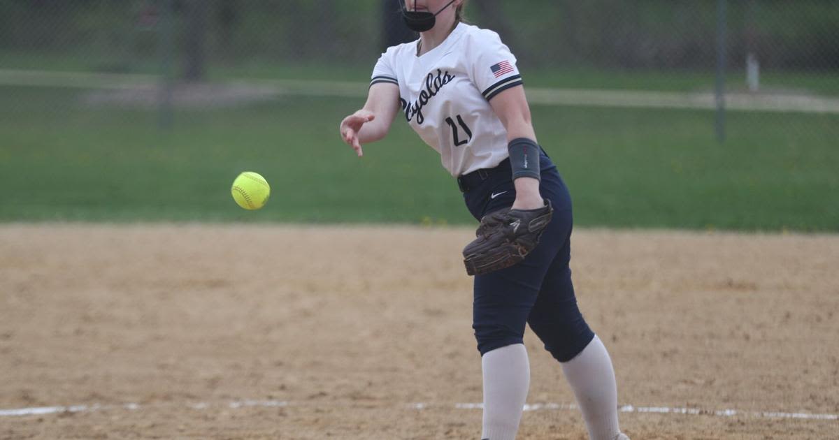 High school softball roundup: La Crosse Aquinas tops unbeaten Mosinee, Johnson lifts Tomah