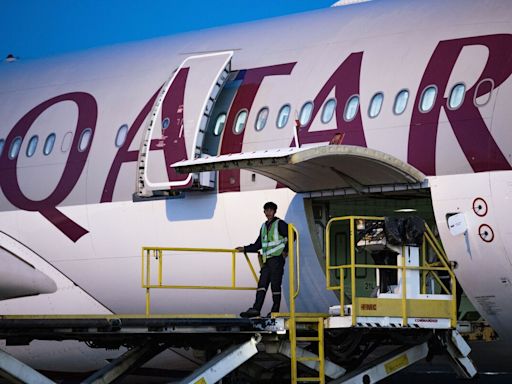 Qatar Airways Closes In on Major Boeing, Airbus Widebody Order