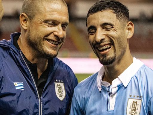 Furor en Uruguay por el debut del futbolista amateur Walter Domínguez en la selección de Marcelo Bielsa