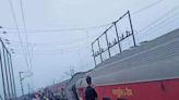 Two killed, 20 injured as 18 coaches of Howrah-Mumbai Mail derailed in Jharkhand | Business Insider India