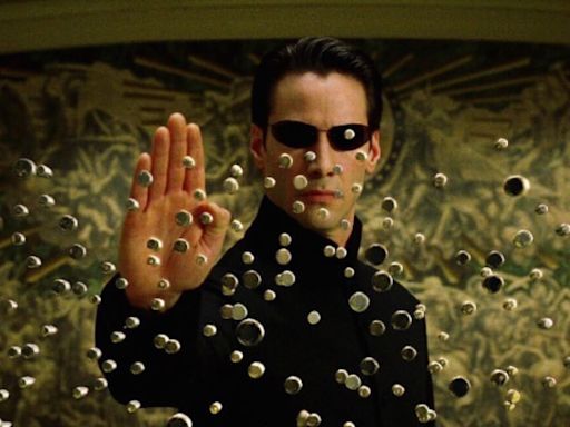 Keanu Reeves Gets Overwhelmed As The Matrix Clocks 25: 'It Changed My Life' - News18