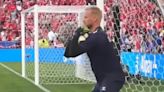 Kasper Schmeichel wows fans with 'The Danish Catch'