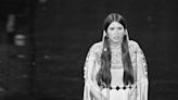 Fallece Sacheen Littlefeather, activista nativa americana que rechazó el Oscar de Marlon Brando