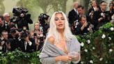Met Gala 2024: Kim Kardashian usa vestido que afina silhueta e choca internautas