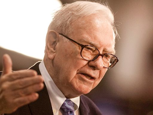 Warren Buffett: 6 Best Pieces of Money Advice for the Middle Class