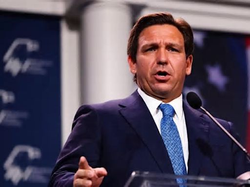 Ron DeSantis firmó esta ley para proteger los derechos de los consumidores