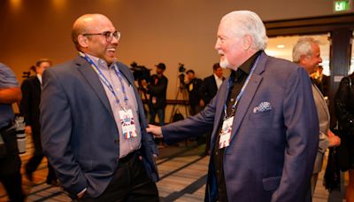 Giants ex-GM Brian Sabean, others relish Bay Area Sports Hall of Fame induction