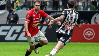 El Mineiro golea con suplentes al Caracas y termina como líder del Grupo G