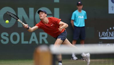 Sinner joins Zverev in Halle semis after being pushed all the way