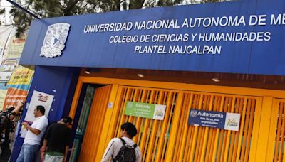 Alumnos de CCH Naucalpan tomaron la dirección general de CCH y UNAM denuncia