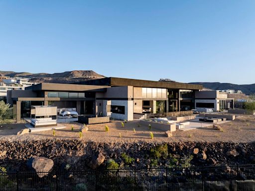 Oscar De La Hoya Lists Impressive Nevada Mansion For $20 Million