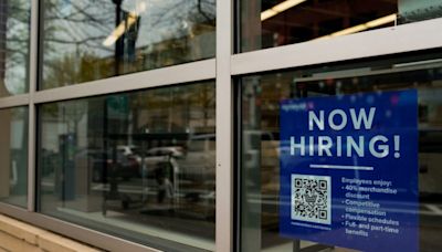 US weekly jobless claims unexpectedly fall