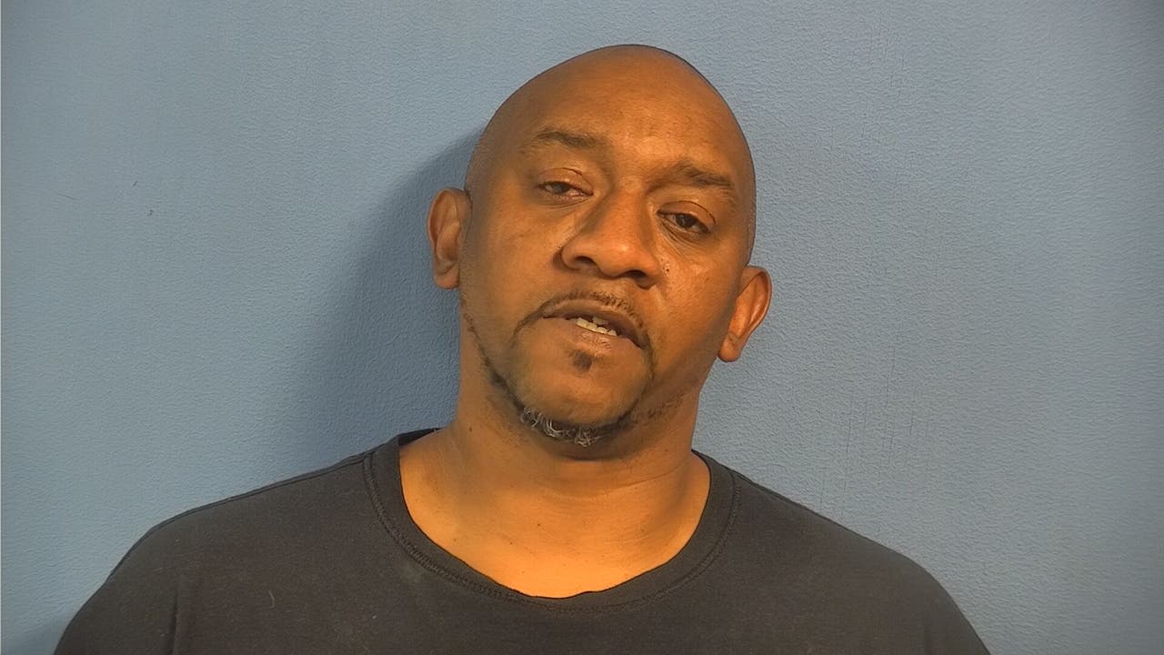 Chicago man robbed Bensenville gas station at knifepoint, prosecutors say