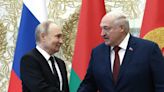 Bielorrusia suspende su participación en el tratado sobre la reducción de armas en Europa