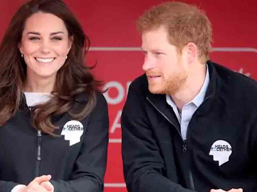 El príncipe Harry habla con Kate Middleton a espaldas de Meghan Markle